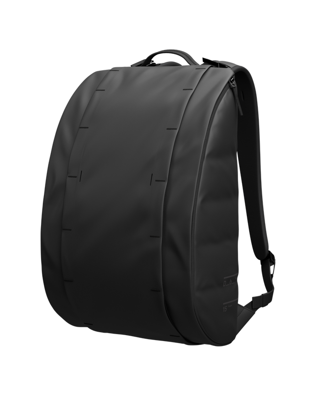 DB Hugger Base Backpack 15L, black out.