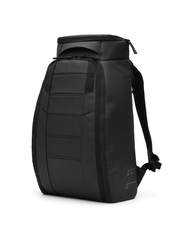 DB Hugger Backpack 25L, black