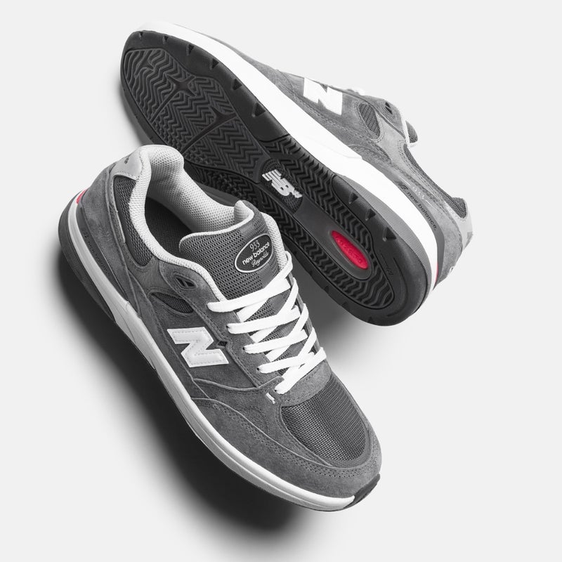 New Balance 933 Andrew Reynolds, dark grey / white.