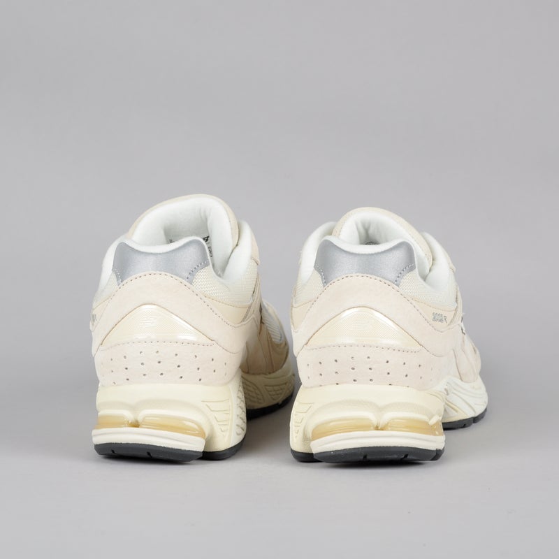 New Balance 2002R, calm taupe / angora