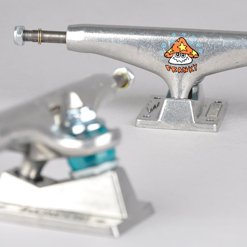 Thunder Trucks Team Villani Artist 149