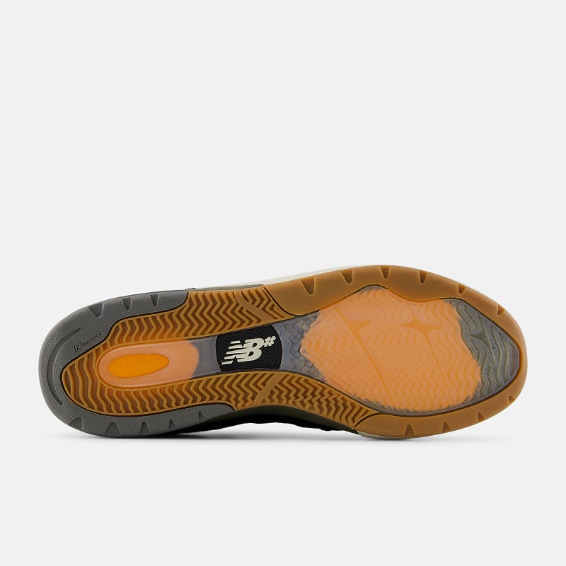 New Balance Andrew Reynolds 933, black / dark olivine